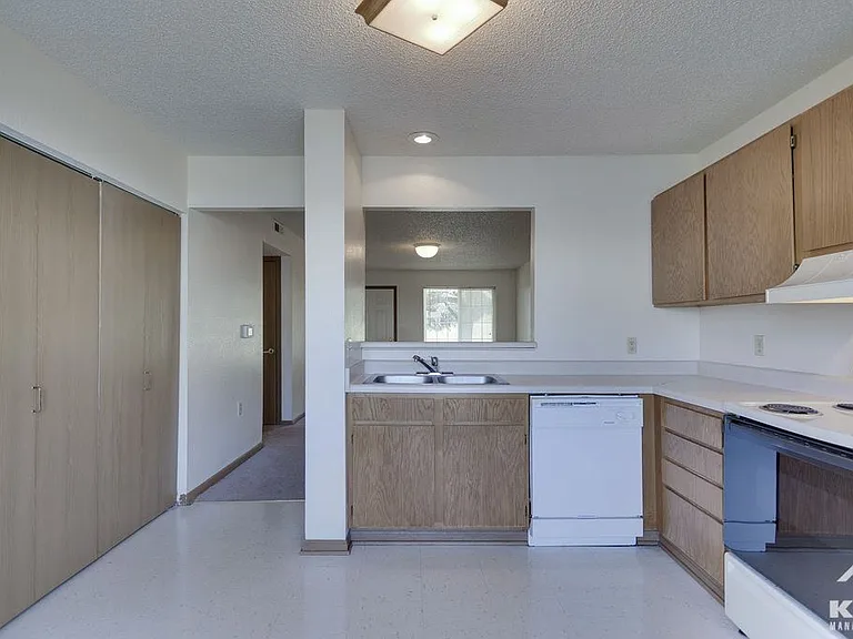 Walnut River Residences — Photo 9