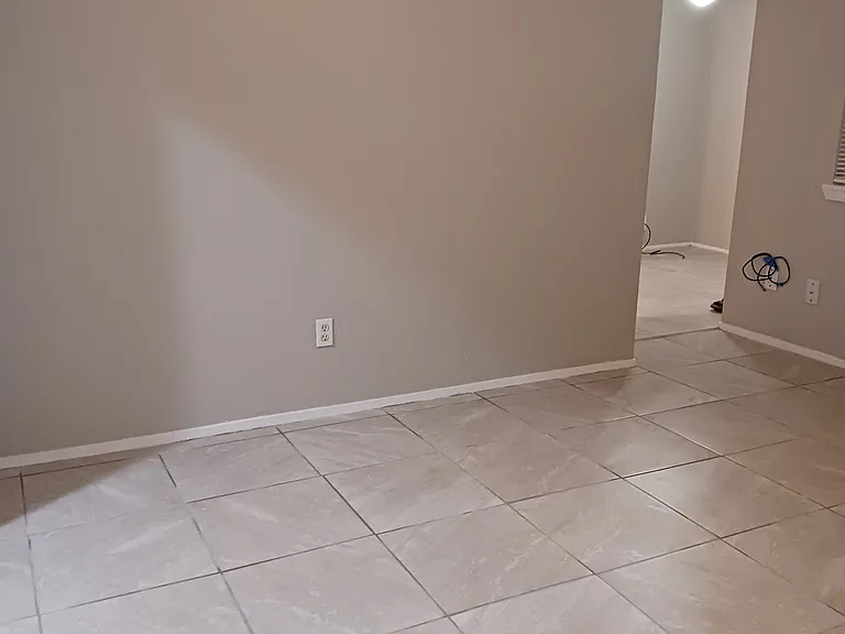 330 S Algeria St — Photo 1