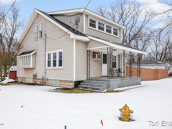 4th image of 8305 Cottonwood Dr