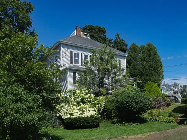 59 Gregory St, Marblehead, MA 01945