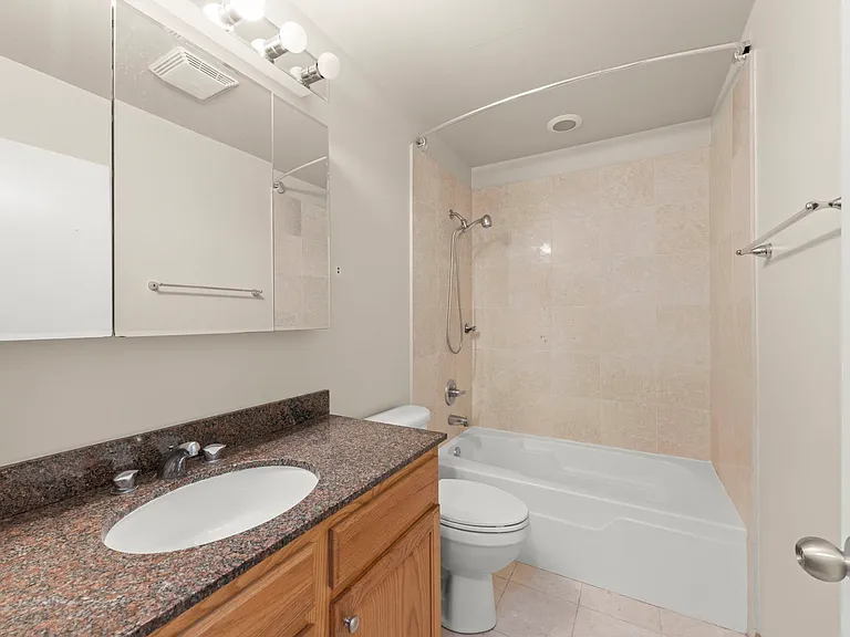 221 S Linden Ave — Photo 10