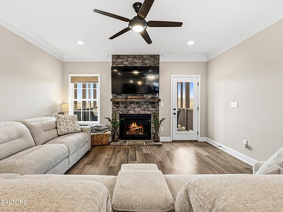 4th image of 577 Timberline Dr