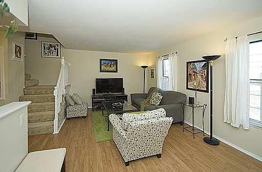 4th image of 3440 Burbank Dr