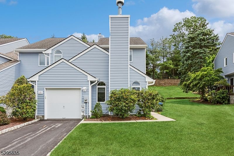 1st image of 33 Davey Dr