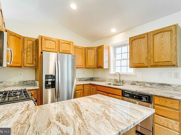 3rd image of 1052 Pam Ann Ln