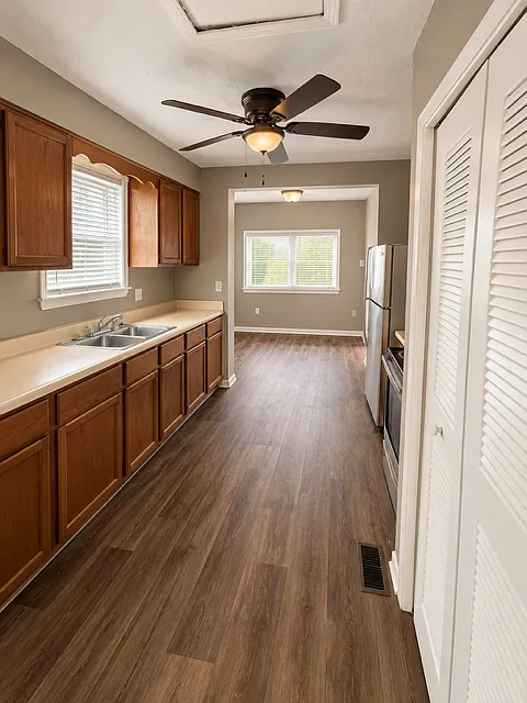 3 bed, 1163 sqft, $1,450 — Photo 2
