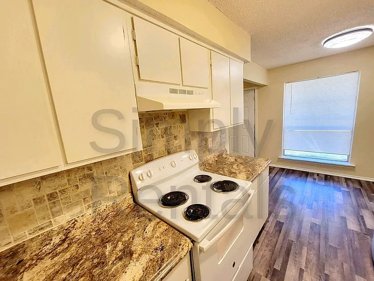 202 Park Cir — Photo 5