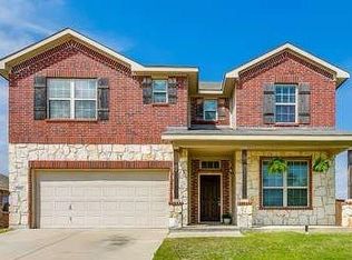 9800 Sparrow Hawk Ln, Fort Worth, TX 76108