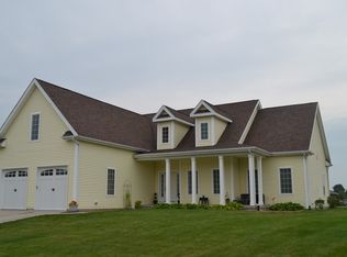 1185 Apache Dr, Wauseon, OH 43567