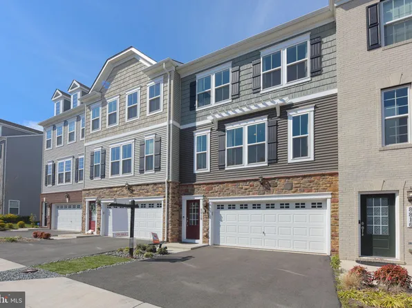 8818 Englewood Farms Dr, Manassas, VA 20112