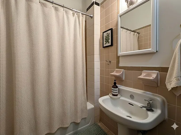 1490 1st Ave #3A — Photo 4