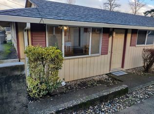 418 W 5th St, La Center, WA 98629