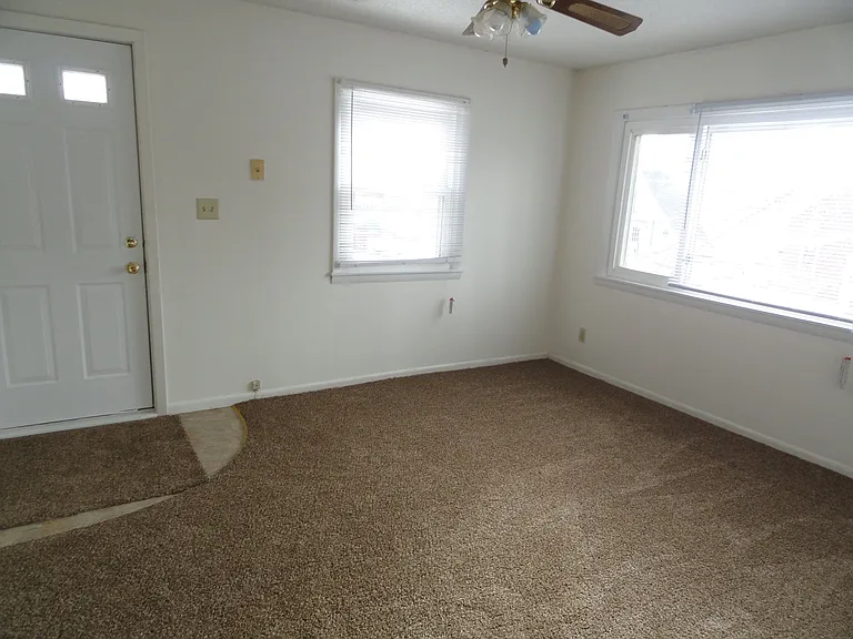 239 Harriman Ave S #UPPR — Photo 4
