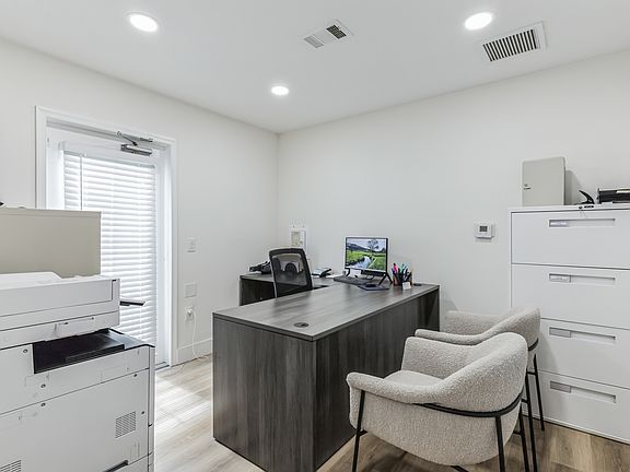 3rd image of 1803 Mariner Pl #50