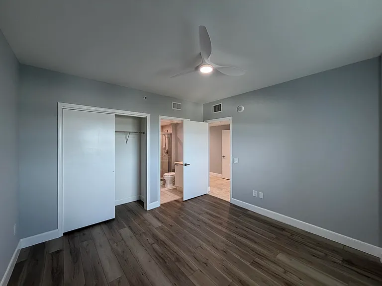 15051 Royal Oaks Ln — Photo 16