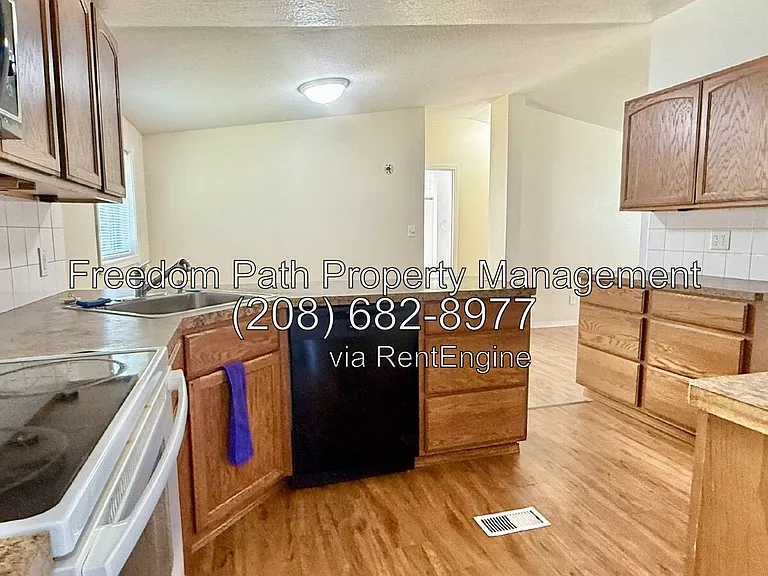 715 W Mikies Pl — Photo 8