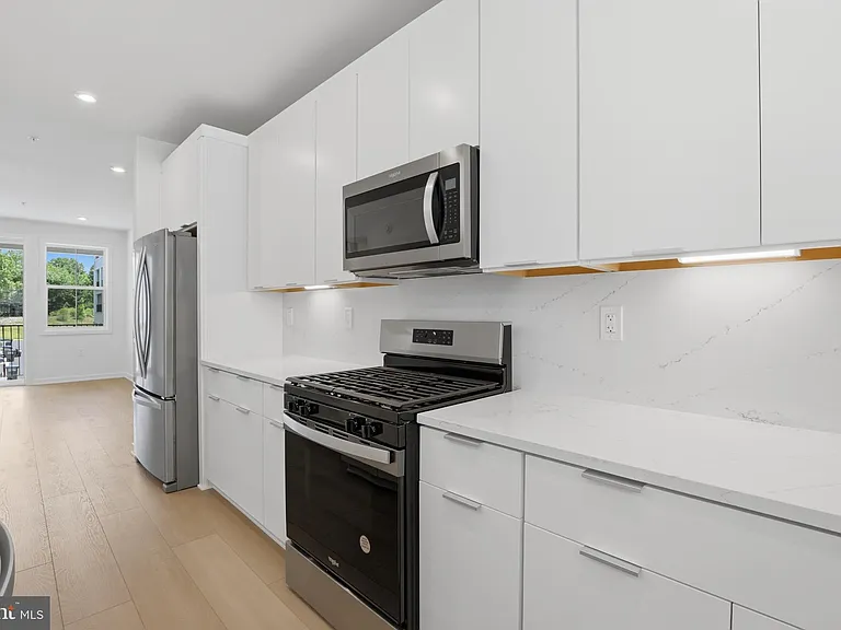 4759 Sully Point Ln #405 — Photo 8