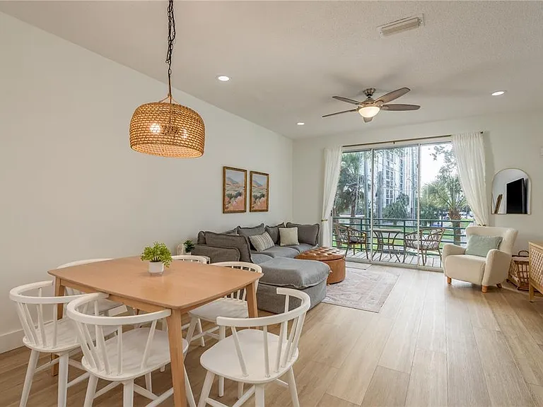 320 Island Way #209 — Photo 10