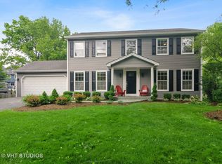 167 Hedge Ct, Glen Ellyn, IL 60137