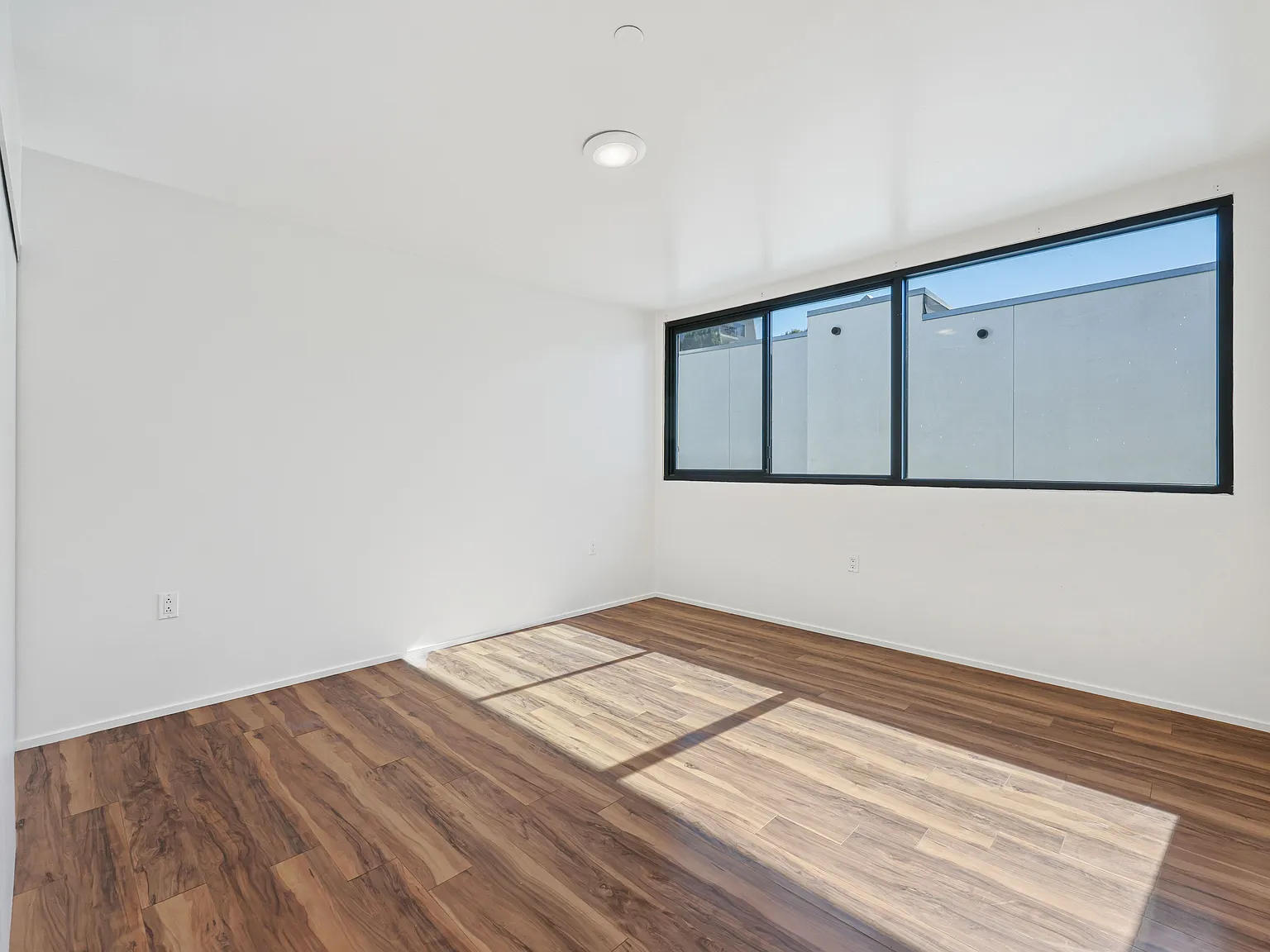 1 bed, 650 sqft, $2,995 — Photo 3