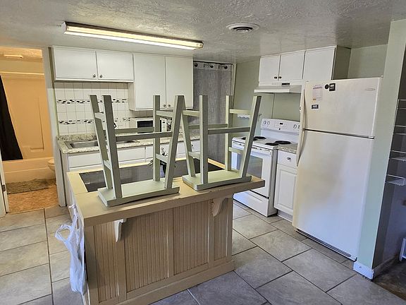3rd image of 703 7th Ave N #703