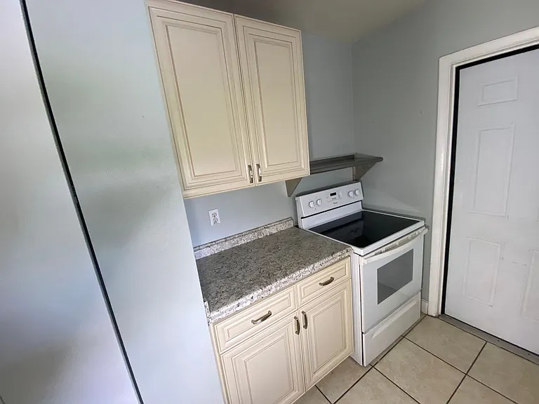 2309 Idaho Rd — Photo 2