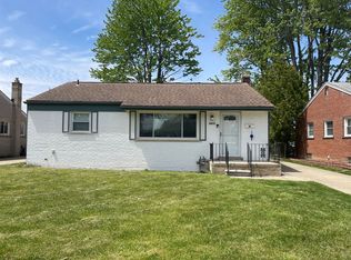 6433 Whitby St, Garden City, MI 48135