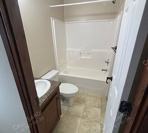 4th image of 14 Edgewood Dr