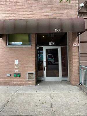 Rented by Ross Realty International | media 31