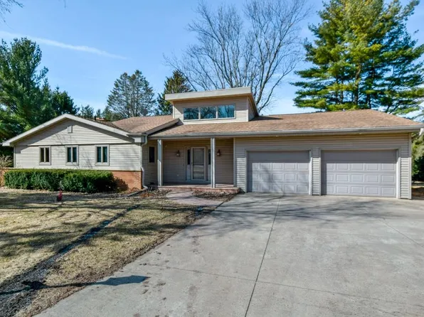 3911 Pioneer Rd, Verona, WI 53593