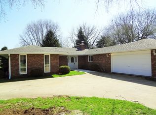 1626 Brandywine Ln, Dixon, IL 61021