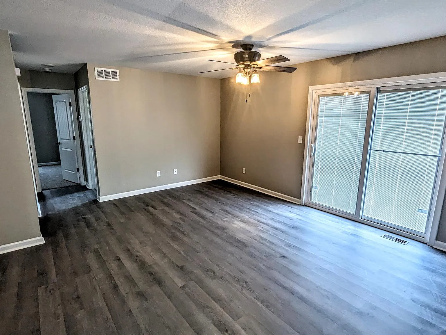 8892 W Meadow Park Cir — Photo 2