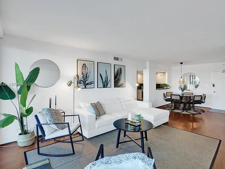 5600 Collins Ave #5R — Photo 9