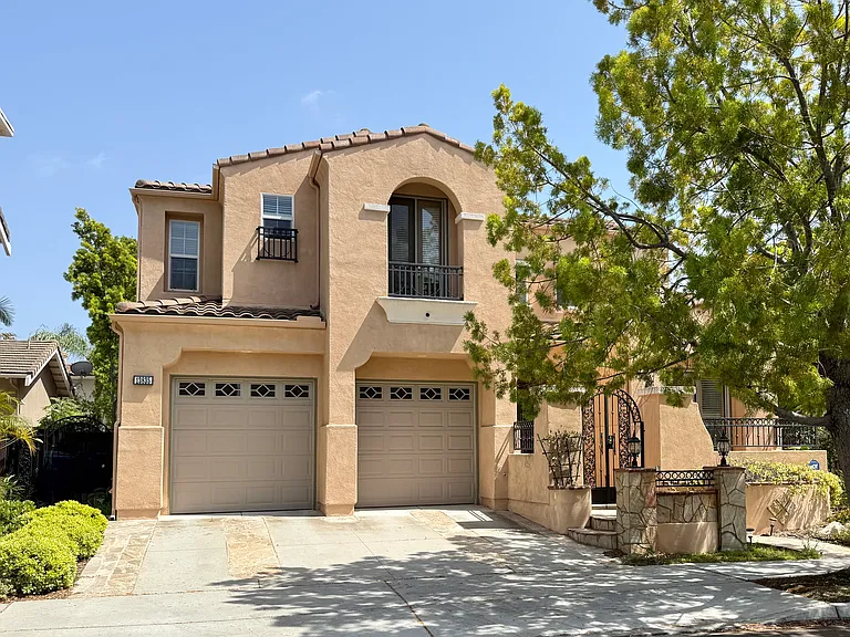 13835 Kerry Ln — Photo 2