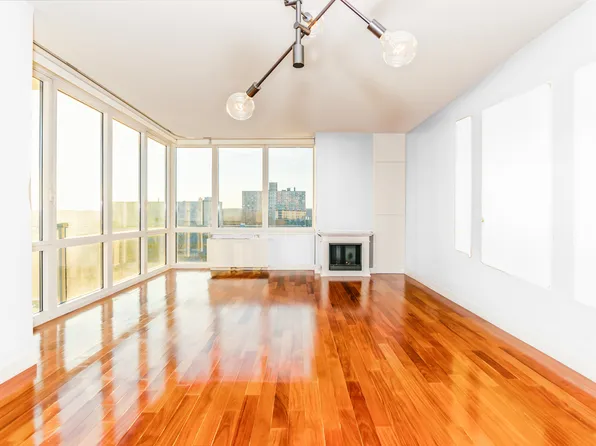 640 West 237th Street image 2 of 21