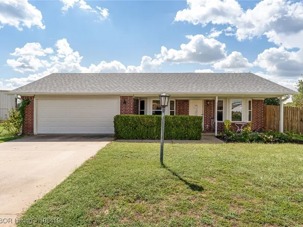 107 Hannah Ln, Pocola, OK 74902