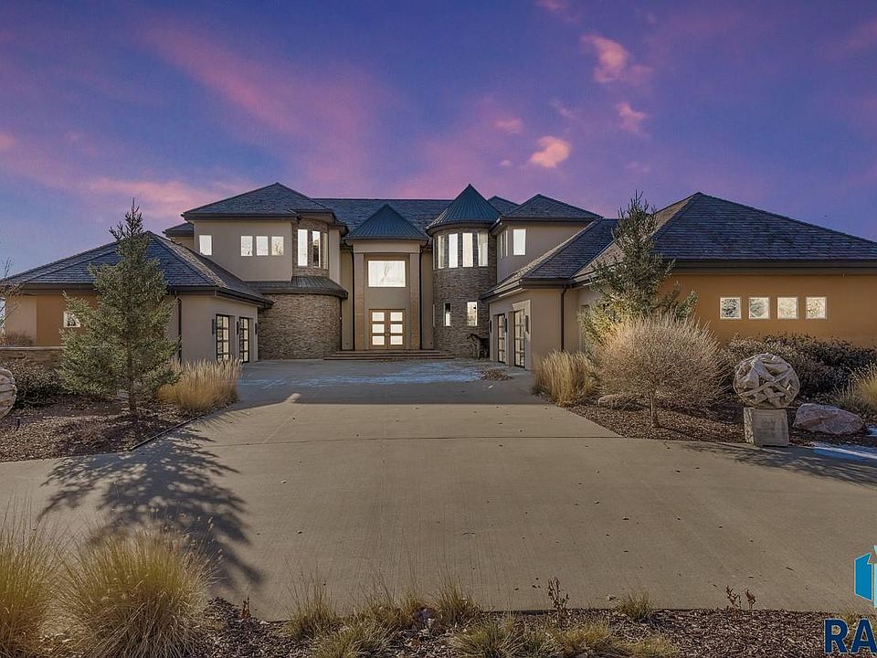 1st image of 500 Bay Hill Cir