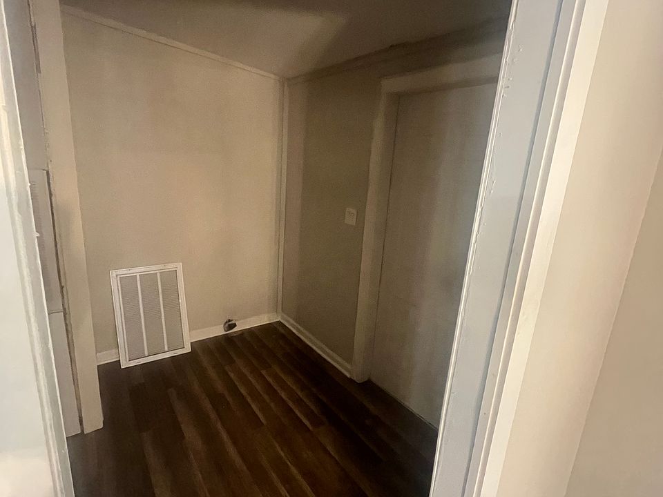 1st image of 1443 Woodend Ln