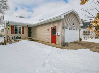 2003 Mount Vernon St, Oshkosh, WI 54901