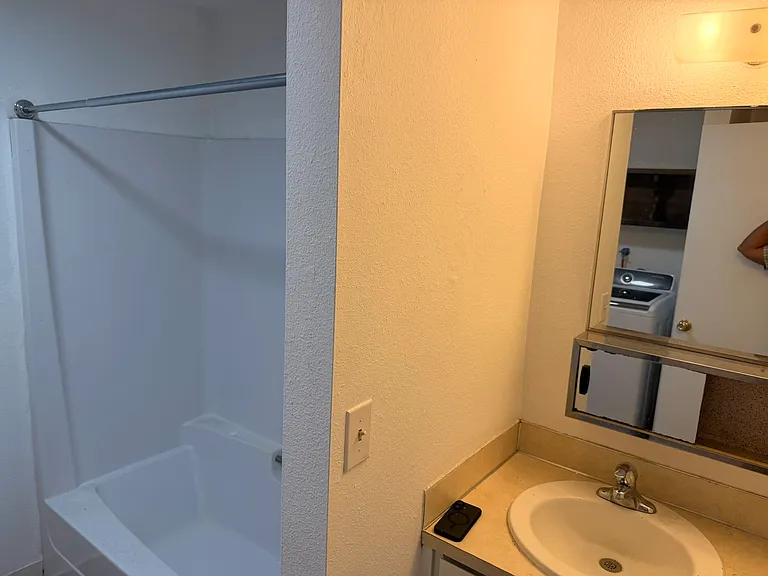 421 37th St SE #3 — Photo 5