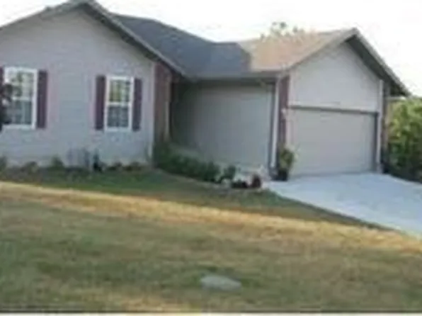 155 Valley Dr, Hollister, MO 65672