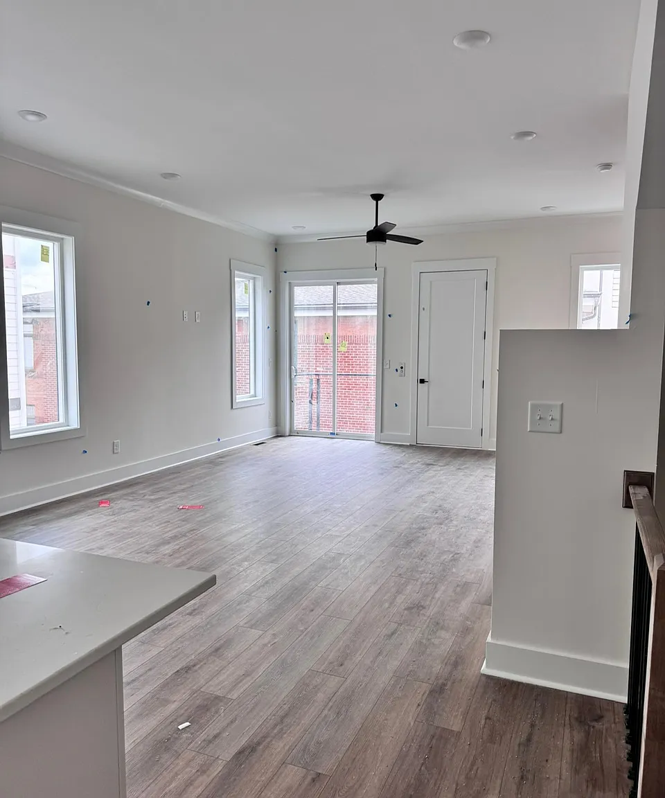 3 bed, 2160 sqft, $4,750 — Photo 4