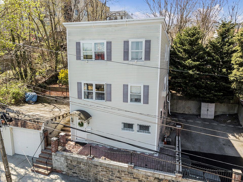 1st image of 115 Vineyard Ave