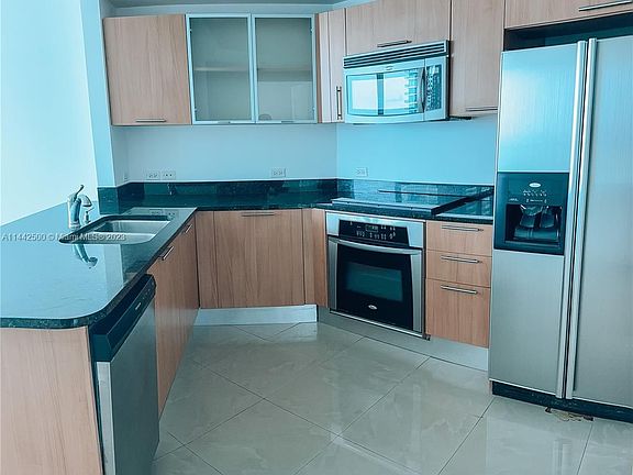 5th image of 480 NE 30th St APT 1904