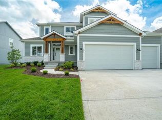 136 SE Riley St, Blue Springs, MO 64064