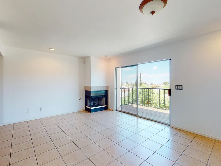 6256 Escondido Dr — Photo 7