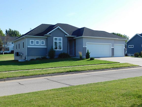 3rd image of 410 Schumacher Blvd