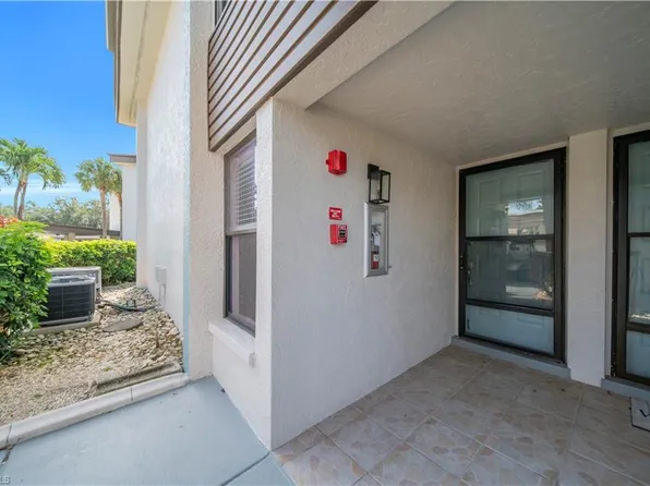 5790 Trailwinds DR #111, FORT MYERS, FL 33907