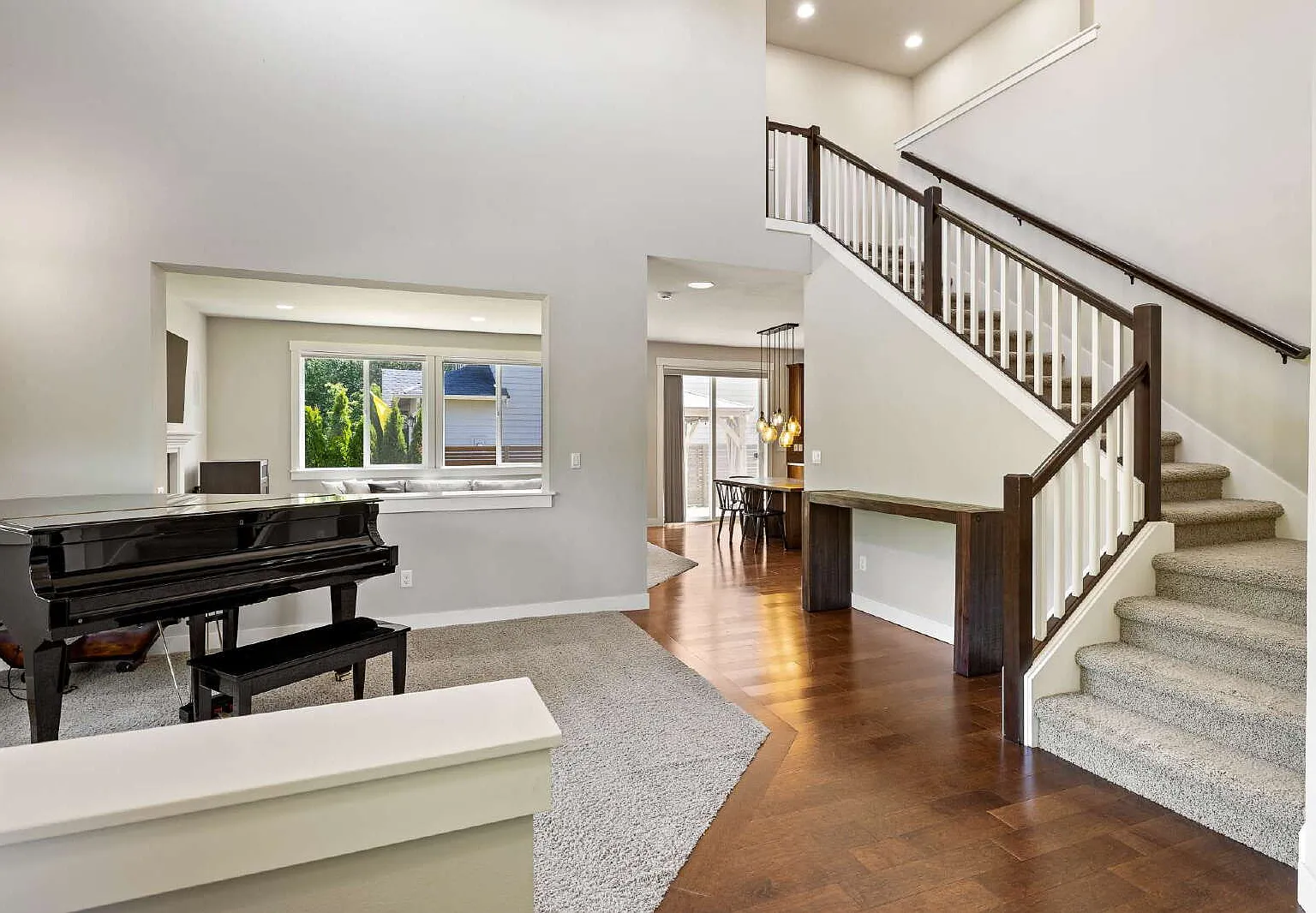 **Stunning Luxury Home in Desirable Mukilteo for RENT Available August 25th for MOVE IN — Photo 4