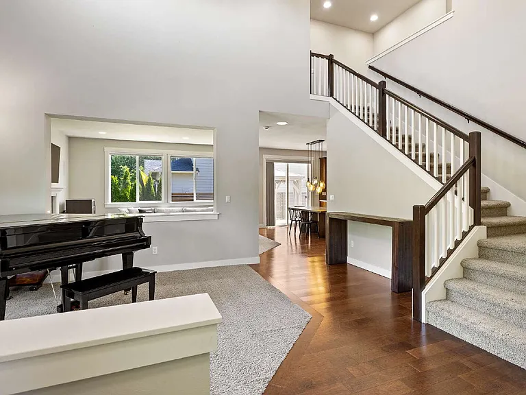 1020 Hill St — Photo 4